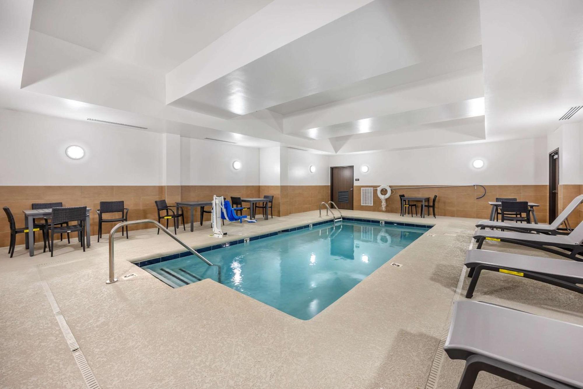 Comfort Inn & Suites Nashville Buitenkant foto